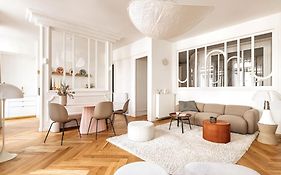 Beige Hospitalite - Apotheose Luxueux- 3 Chambres - Parking Prive