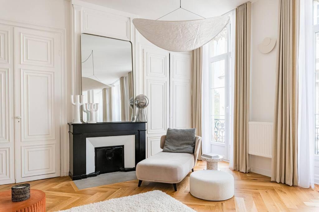 Beige Hospitalite - Apotheose Luxueux- 3 Chambres - Parking Prive Saint-Etienne  Extérieur photo