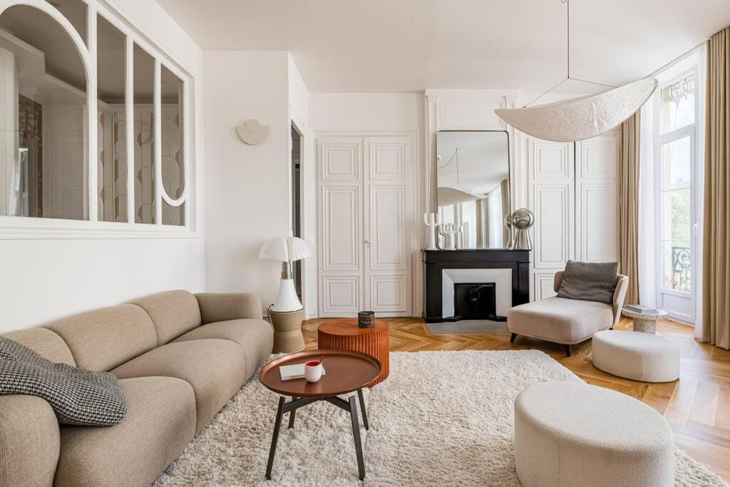 Beige Hospitalite - Apotheose Luxueux- 3 Chambres - Parking Prive Saint-Etienne  Extérieur photo