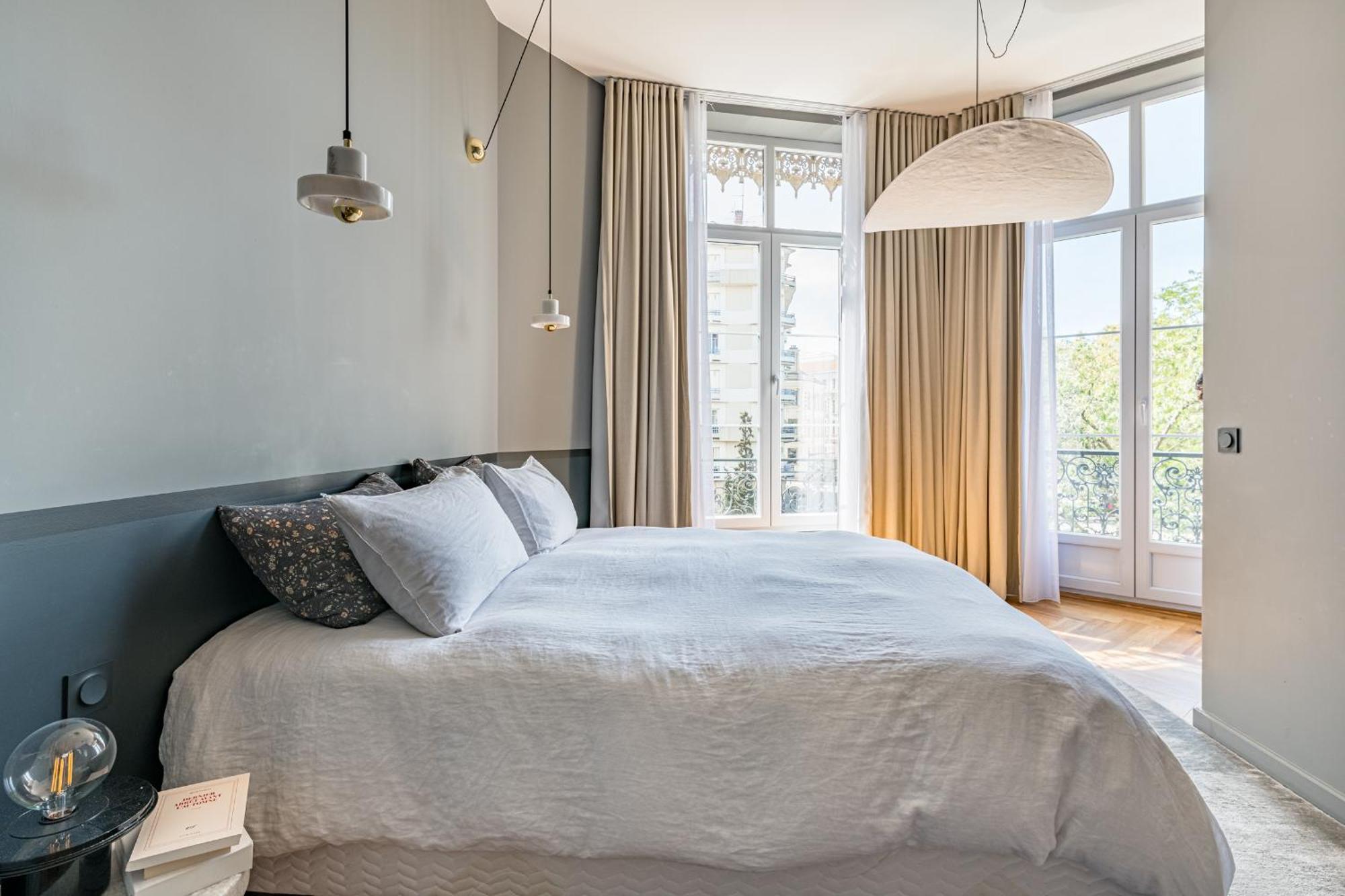 Beige Hospitalite - Apotheose Luxueux- 3 Chambres - Parking Prive Saint-Etienne  Extérieur photo
